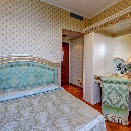 Hotel Riis 4*