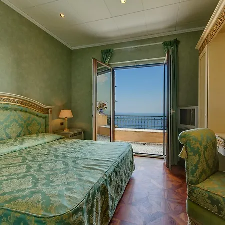 Hotel Riis