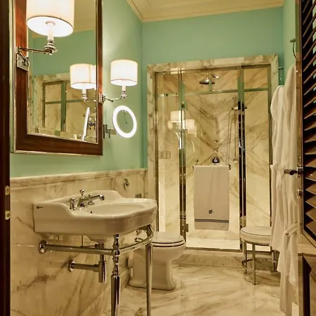 Riis Hotel 4*