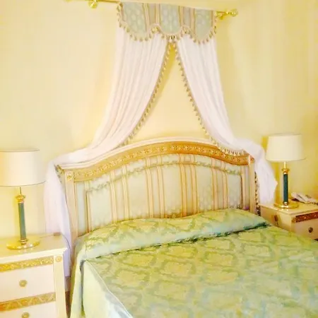 Riis Taormina