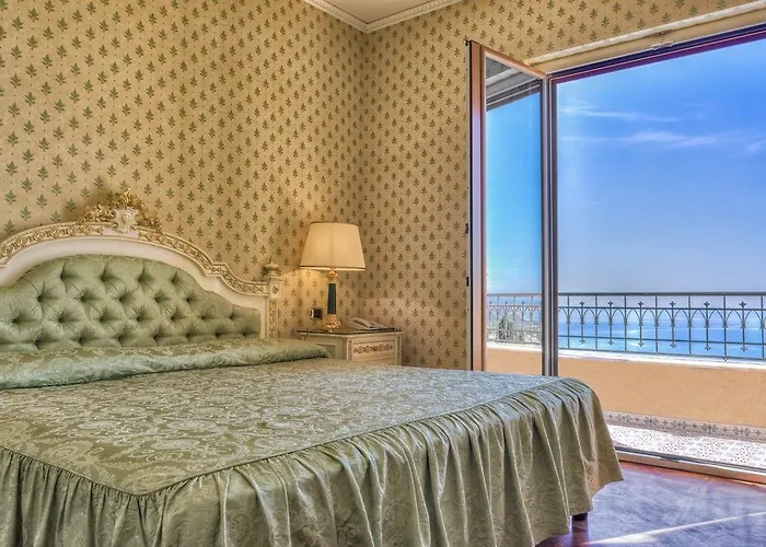 Riis Taormina